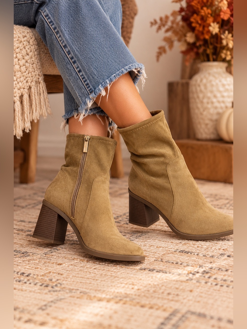 Anne Klein Tan Faux Suede Block Heel Ankle Boots Western Size 8.5